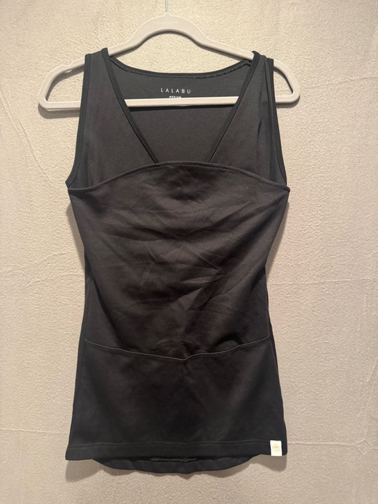 lalabu Tops - Lalabu Soothe Black Newborn Carry Tank Top